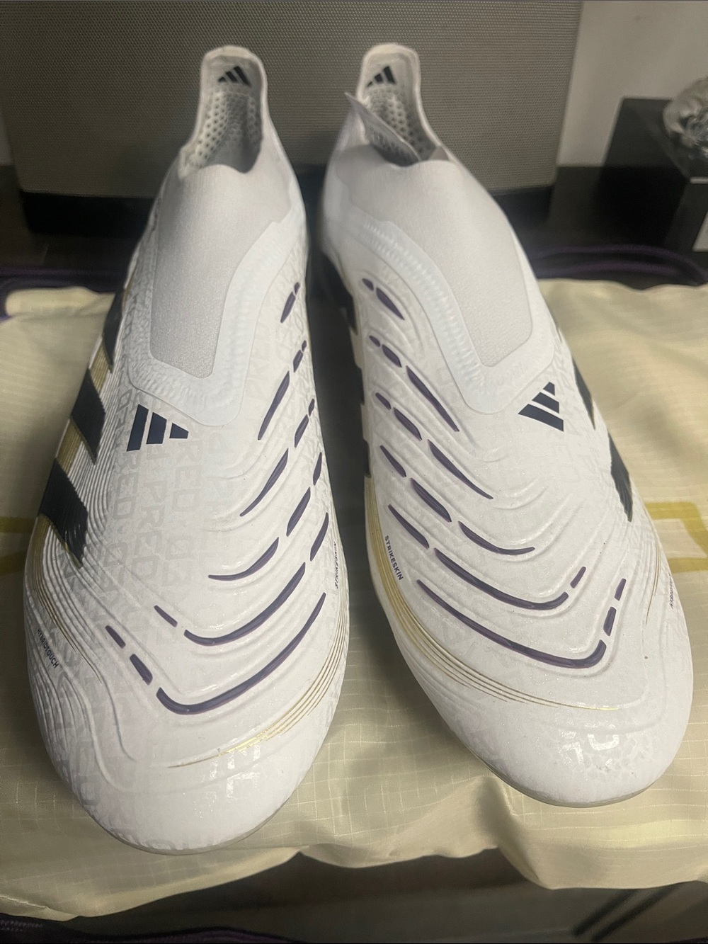 Adidas Predator Elite Laceless FGSoccer Cleats JI1079 Real Madrid men’s size 11.